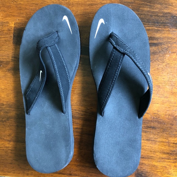 Nike Shoes - Nike Flip Flops